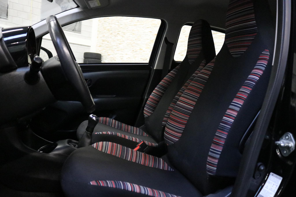 49301288-3.jpg