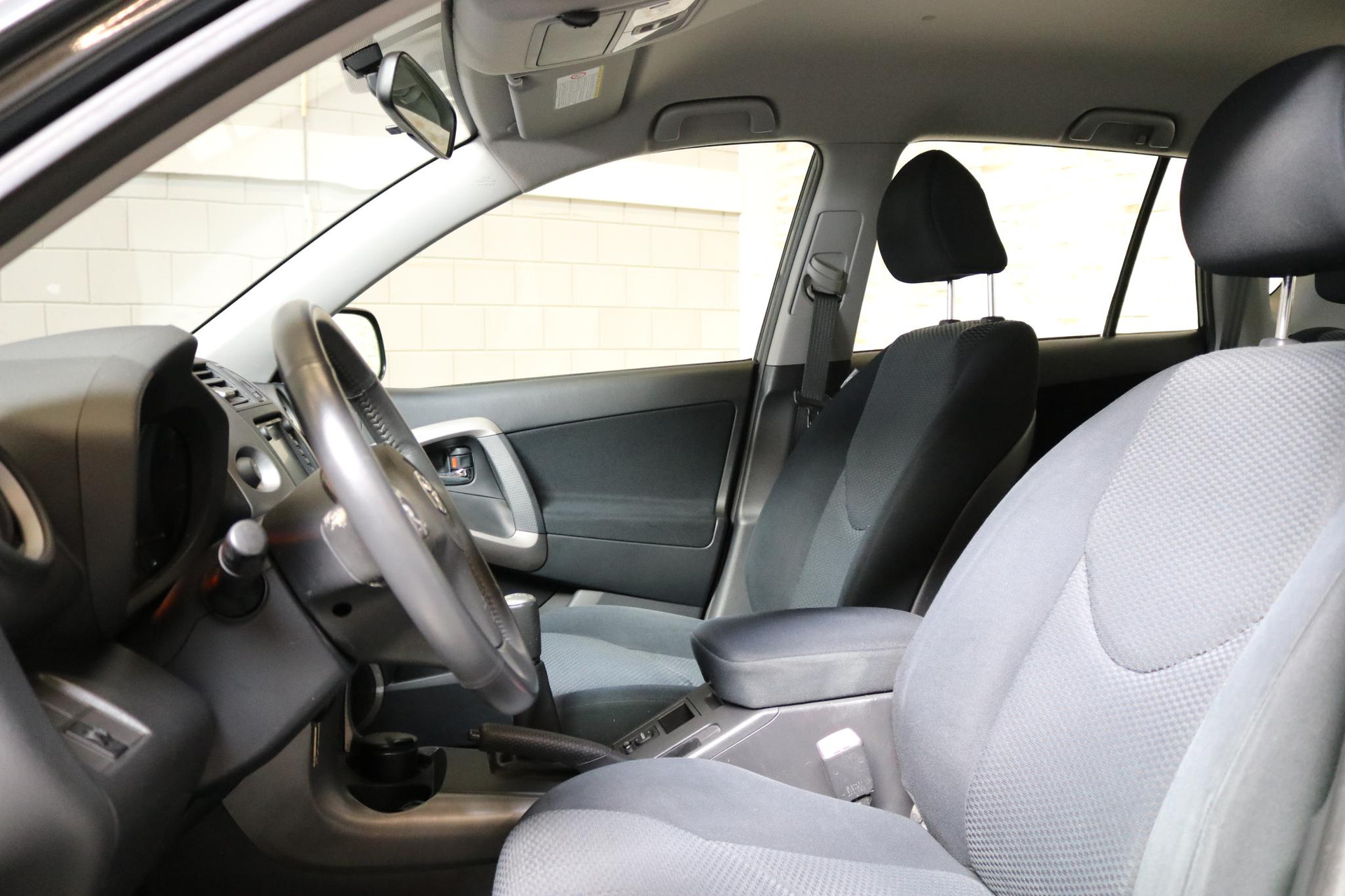 53115557-3.jpg