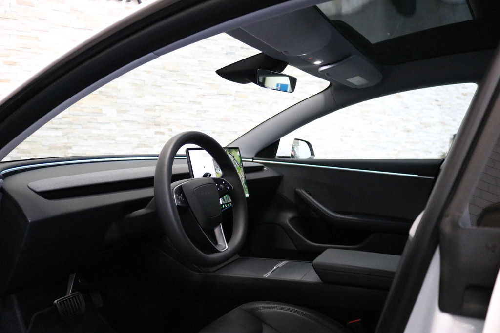 56451275-2.jpg